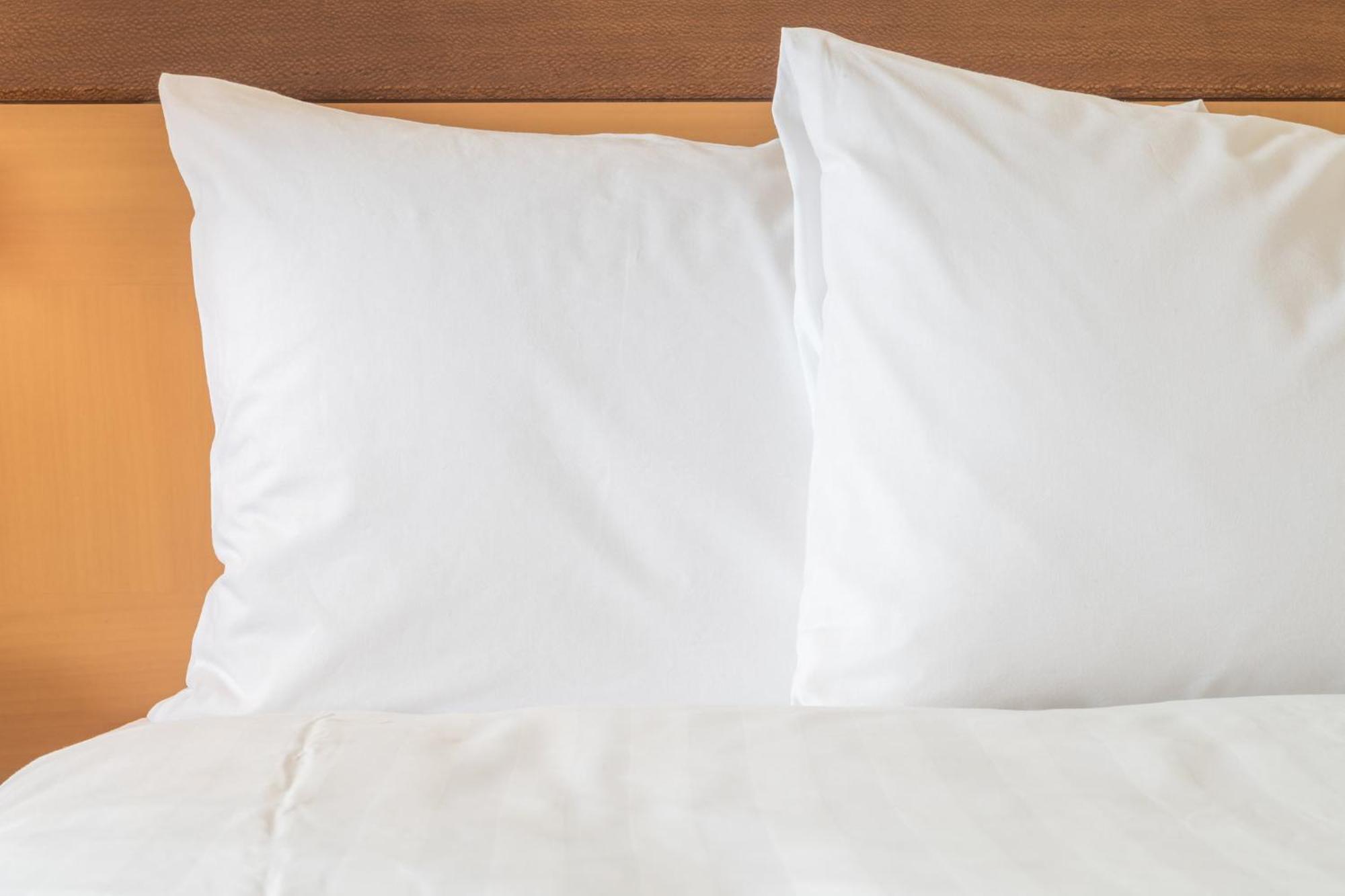Express & West By Ihg 2*